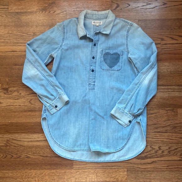 Madewell Tops - Madewell Chambray heart popover button down denim shirt cotton size s  Lovely!!!